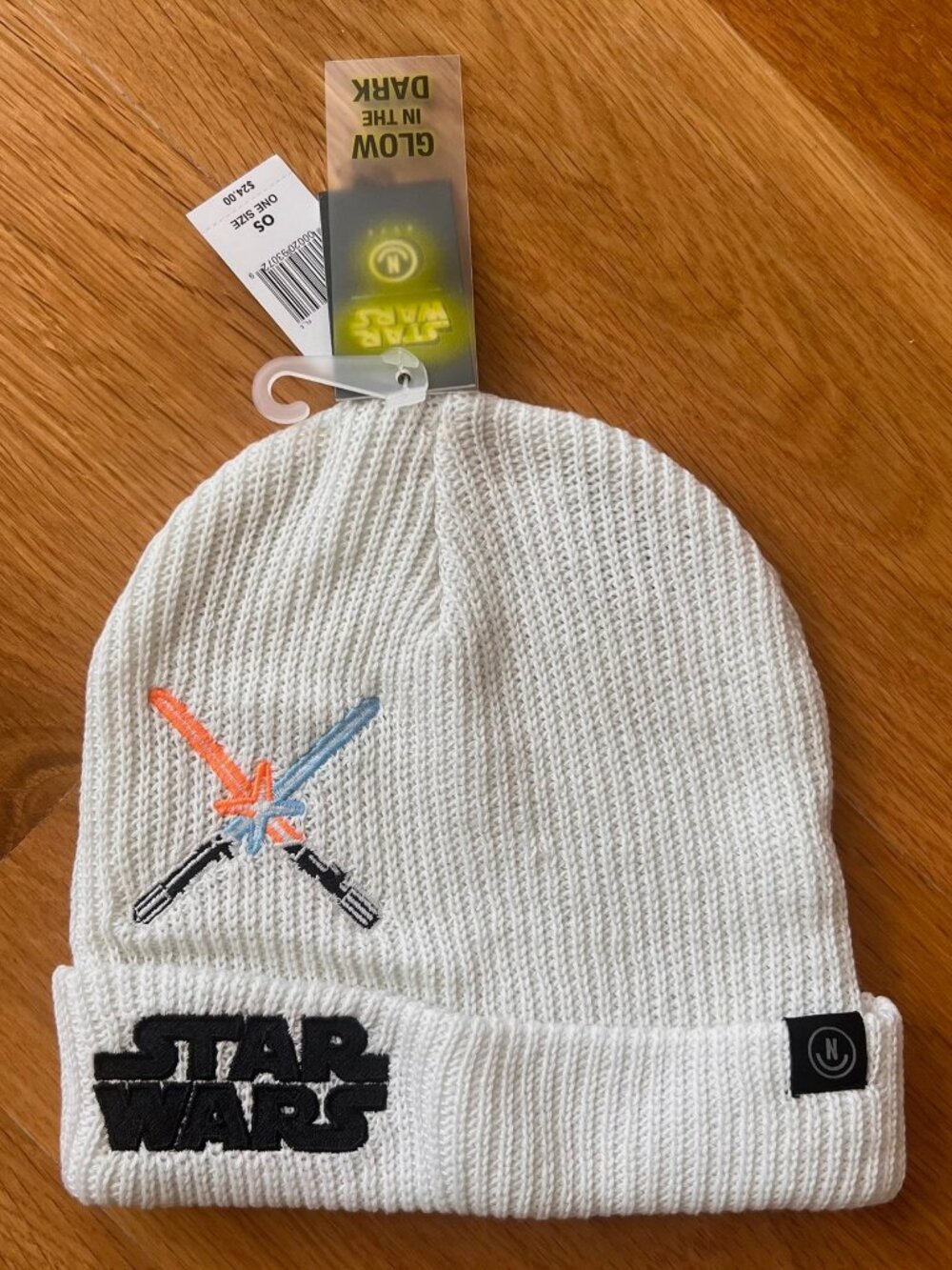 Disney Parks x Neff Star Wars Glow in the Dark Knit Beanie NWT White OS